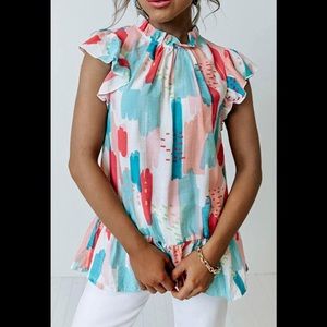 🤩Abstract print top, ruffle neckline, with ruffle sleeve/keyhole back closure